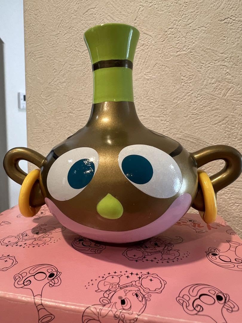 Amazon.co.jp: あくびちゃん壺型 花瓶ゴールド色 : ホビー